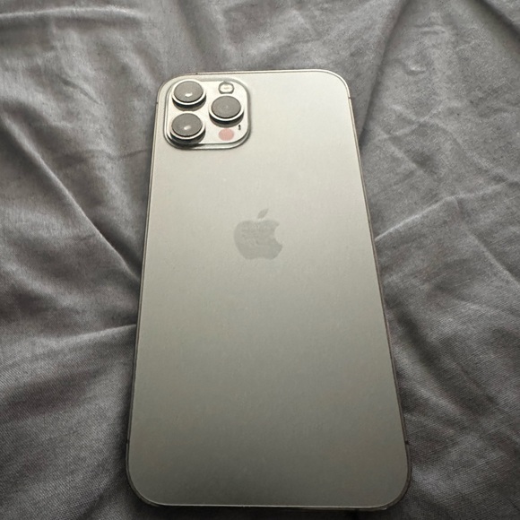 iPhone 12 Plus Pro Max - Picture 3 of 4